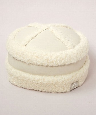 OFF WHITE